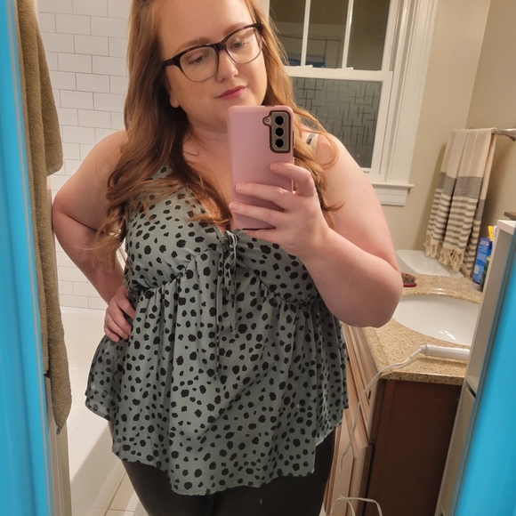 Meet your Posher, Ashley - Picture 2 of 2